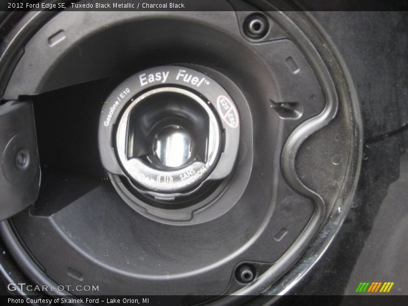 Tuxedo Black Metallic / Charcoal Black 2012 Ford Edge SE