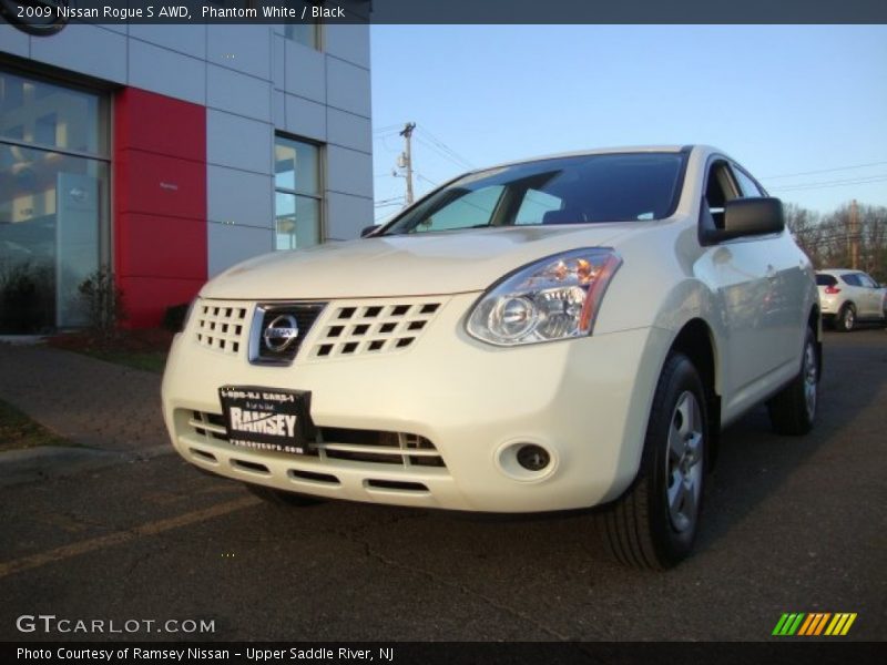 Phantom White / Black 2009 Nissan Rogue S AWD
