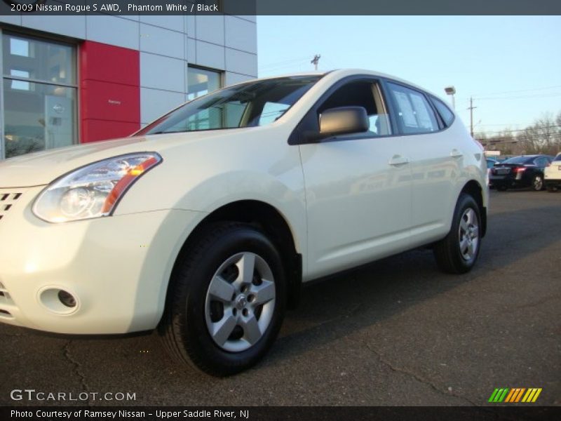 Phantom White / Black 2009 Nissan Rogue S AWD