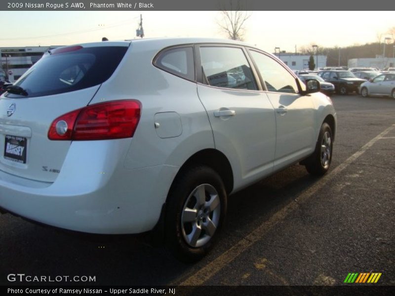 Phantom White / Black 2009 Nissan Rogue S AWD