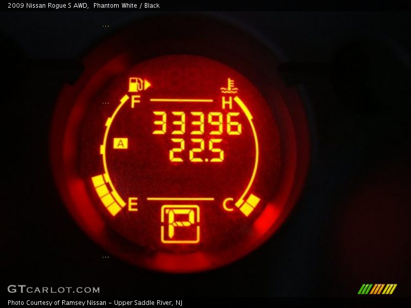 Phantom White / Black 2009 Nissan Rogue S AWD