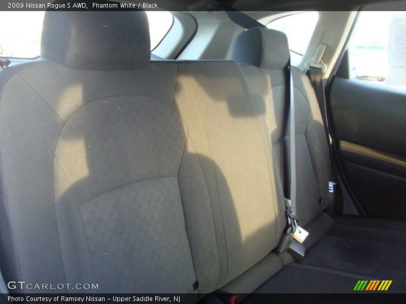 Phantom White / Black 2009 Nissan Rogue S AWD