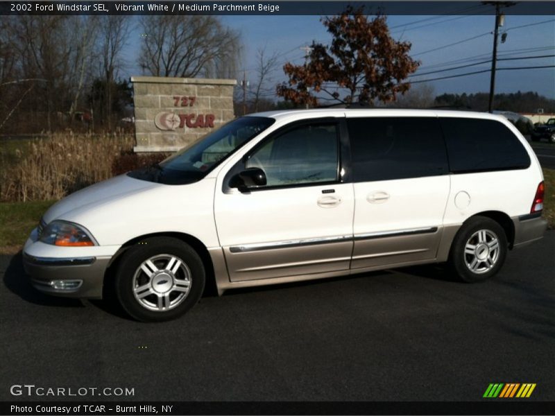 Vibrant White / Medium Parchment Beige 2002 Ford Windstar SEL