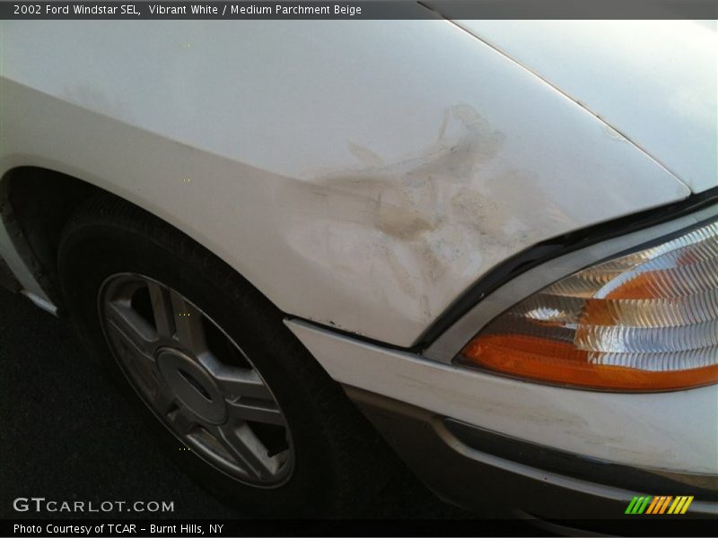 Vibrant White / Medium Parchment Beige 2002 Ford Windstar SEL