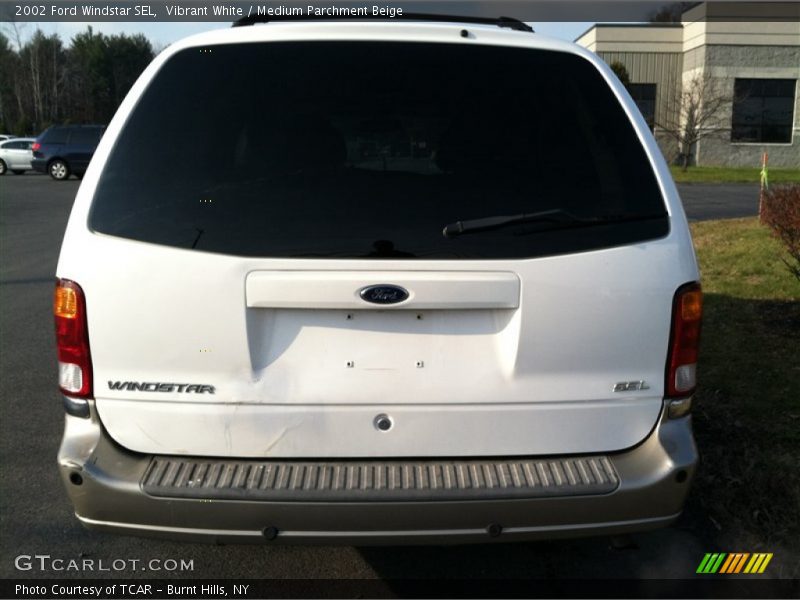 Vibrant White / Medium Parchment Beige 2002 Ford Windstar SEL