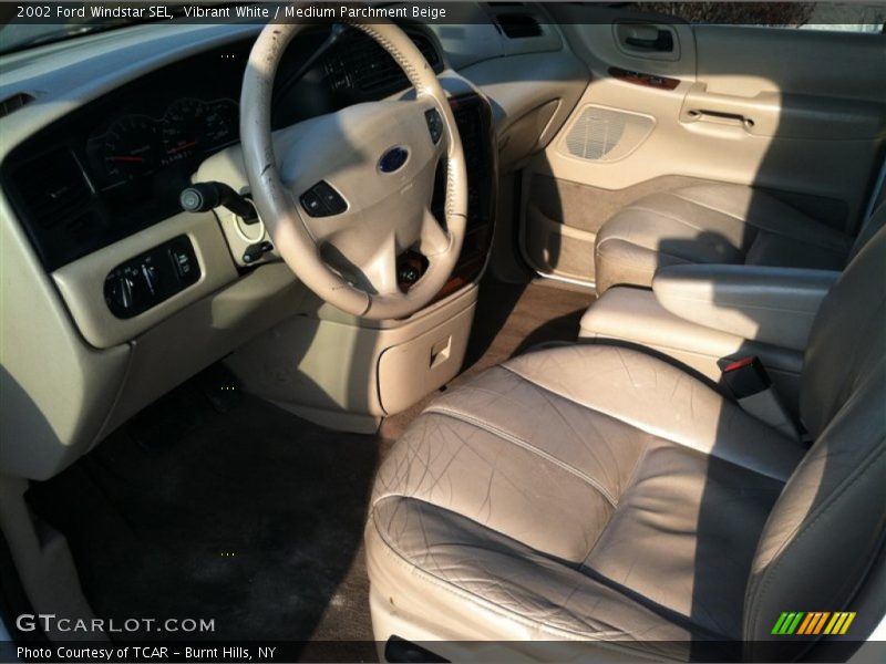 Vibrant White / Medium Parchment Beige 2002 Ford Windstar SEL