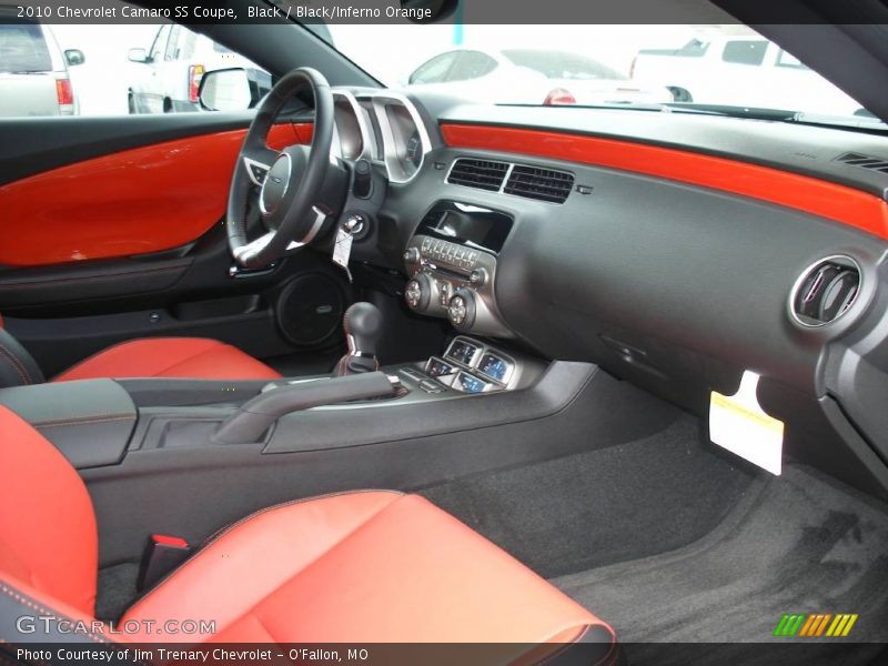 Dashboard of 2010 Camaro SS Coupe