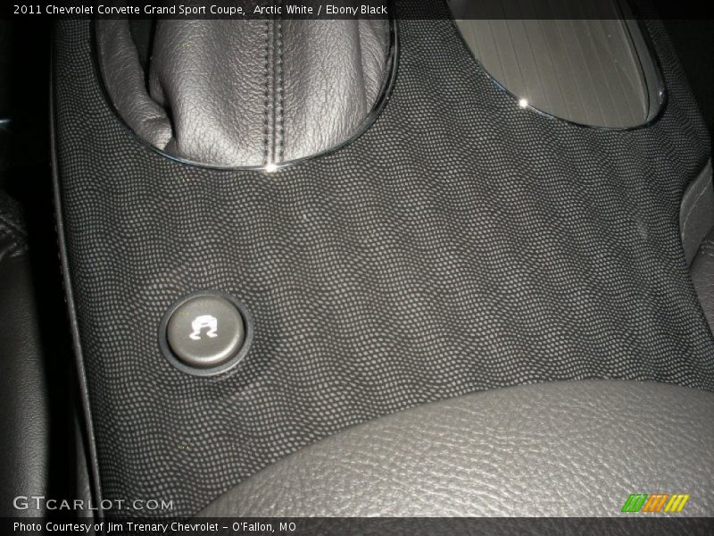 Arctic White / Ebony Black 2011 Chevrolet Corvette Grand Sport Coupe