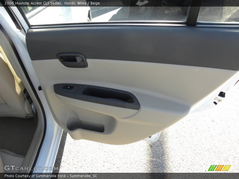 Nordic White / Beige 2006 Hyundai Accent GLS Sedan