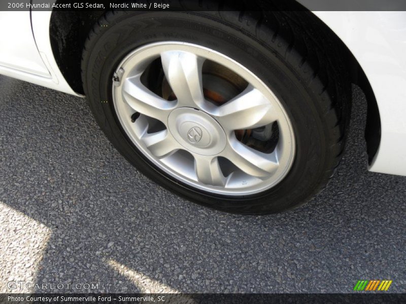 Nordic White / Beige 2006 Hyundai Accent GLS Sedan