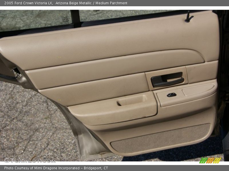 Arizona Beige Metallic / Medium Parchment 2005 Ford Crown Victoria LX