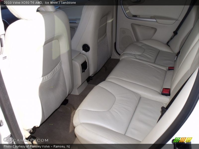 Ice White / Sandstone 2010 Volvo XC60 T6 AWD
