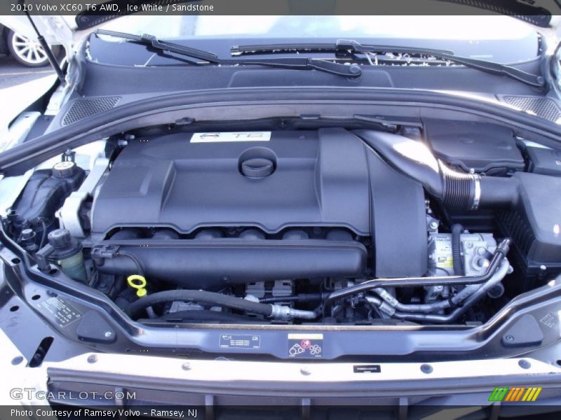 Ice White / Sandstone 2010 Volvo XC60 T6 AWD