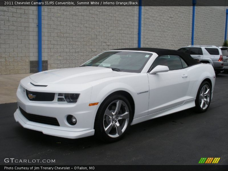 Front 3/4 View of 2011 Camaro SS/RS Convertible