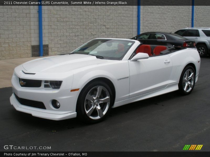 Front 3/4 View of 2011 Camaro SS/RS Convertible