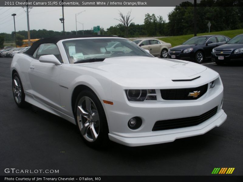 Front 3/4 View of 2011 Camaro SS/RS Convertible