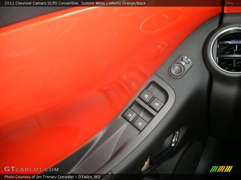 Controls of 2011 Camaro SS/RS Convertible