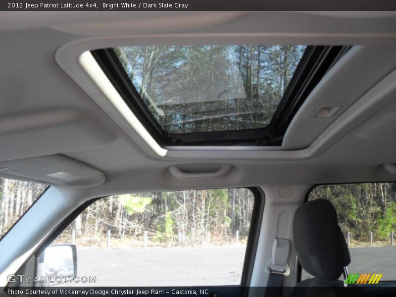 Bright White / Dark Slate Gray 2012 Jeep Patriot Latitude 4x4