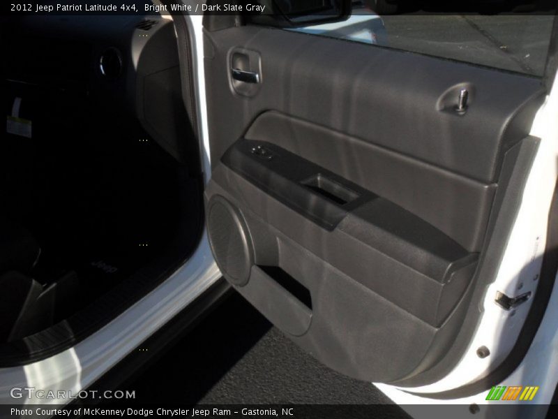 Bright White / Dark Slate Gray 2012 Jeep Patriot Latitude 4x4
