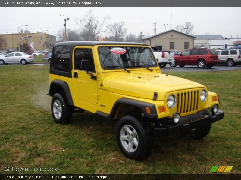 Front 3/4 View of 2002 Wrangler SE 4x4