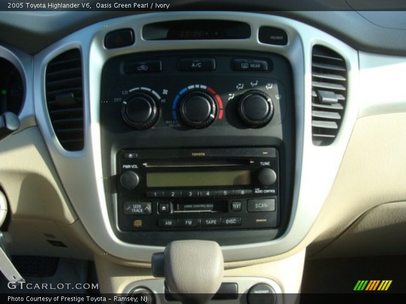 Oasis Green Pearl / Ivory 2005 Toyota Highlander V6