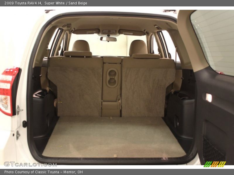 Super White / Sand Beige 2009 Toyota RAV4 I4