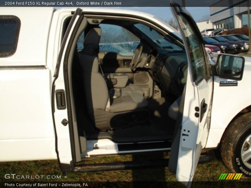Oxford White / Dark Flint 2004 Ford F150 XL Regular Cab 4x4