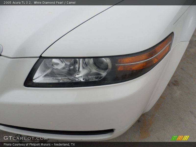 White Diamond Pearl / Camel 2005 Acura TL 3.2