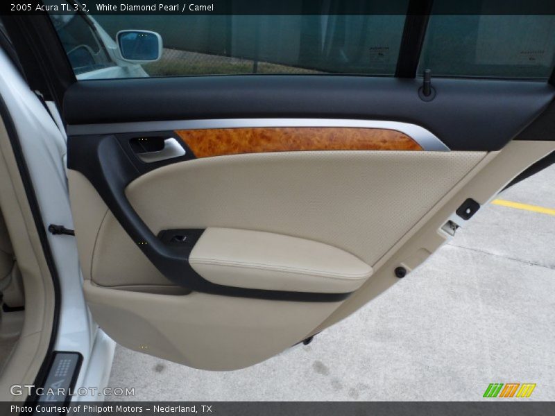 White Diamond Pearl / Camel 2005 Acura TL 3.2