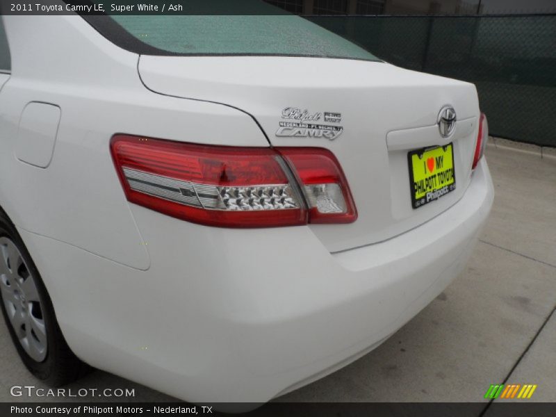 Super White / Ash 2011 Toyota Camry LE