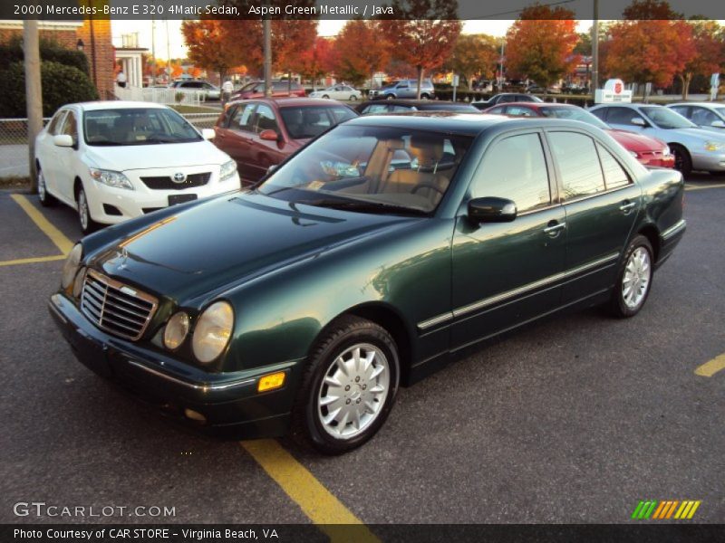 Front 3/4 View of 2000 E 320 4Matic Sedan