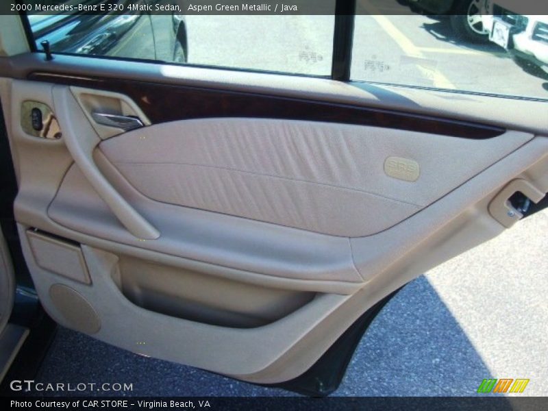 Door Panel of 2000 E 320 4Matic Sedan