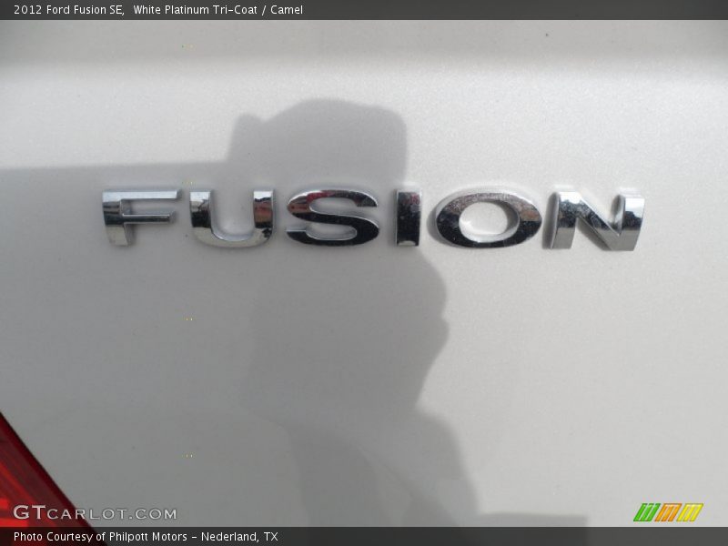 White Platinum Tri-Coat / Camel 2012 Ford Fusion SE