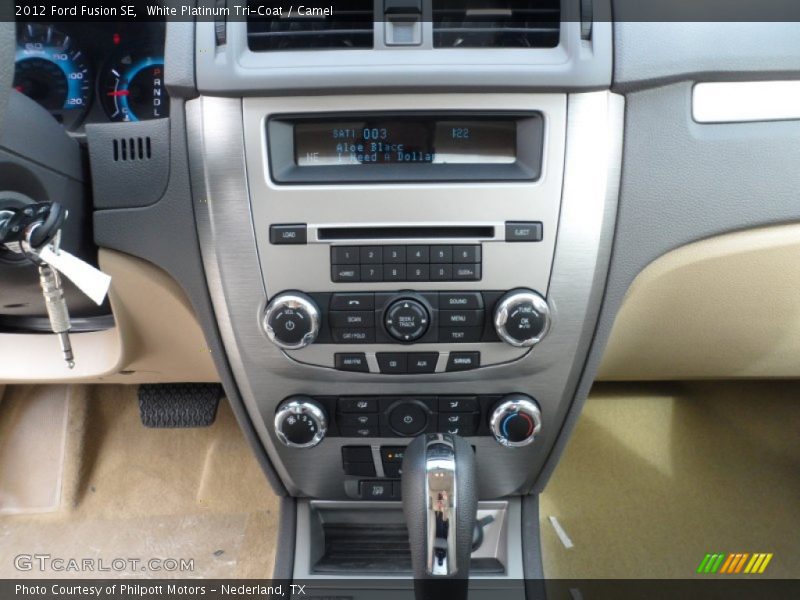 White Platinum Tri-Coat / Camel 2012 Ford Fusion SE