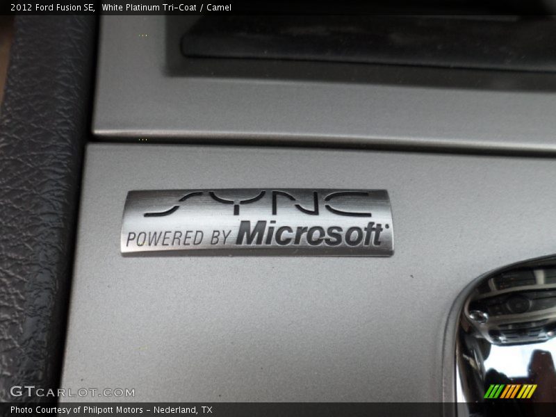White Platinum Tri-Coat / Camel 2012 Ford Fusion SE