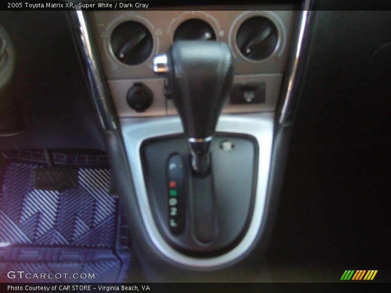 Super White / Dark Gray 2005 Toyota Matrix XR