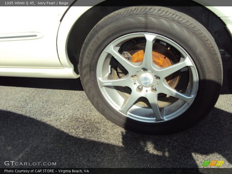 Ivory Pearl / Beige 1995 Infiniti Q 45