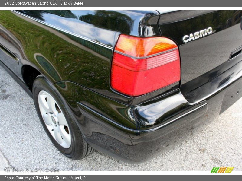 Black / Beige 2002 Volkswagen Cabrio GLX