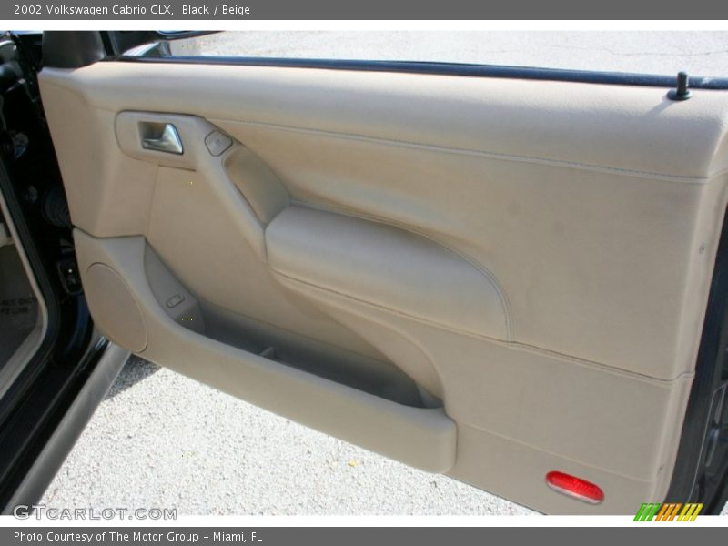 Black / Beige 2002 Volkswagen Cabrio GLX