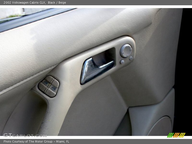 Black / Beige 2002 Volkswagen Cabrio GLX