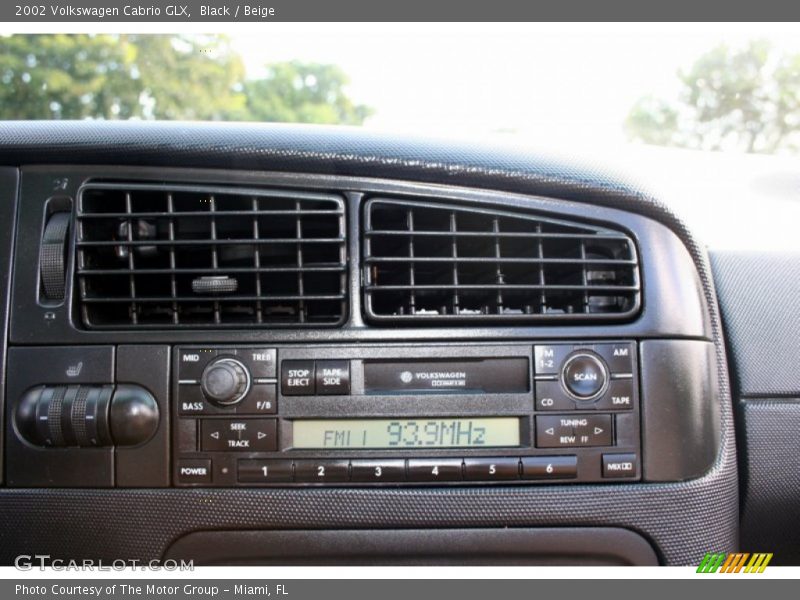 Black / Beige 2002 Volkswagen Cabrio GLX