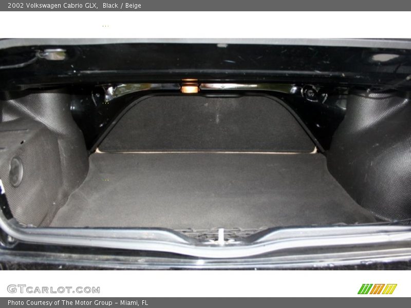 Black / Beige 2002 Volkswagen Cabrio GLX