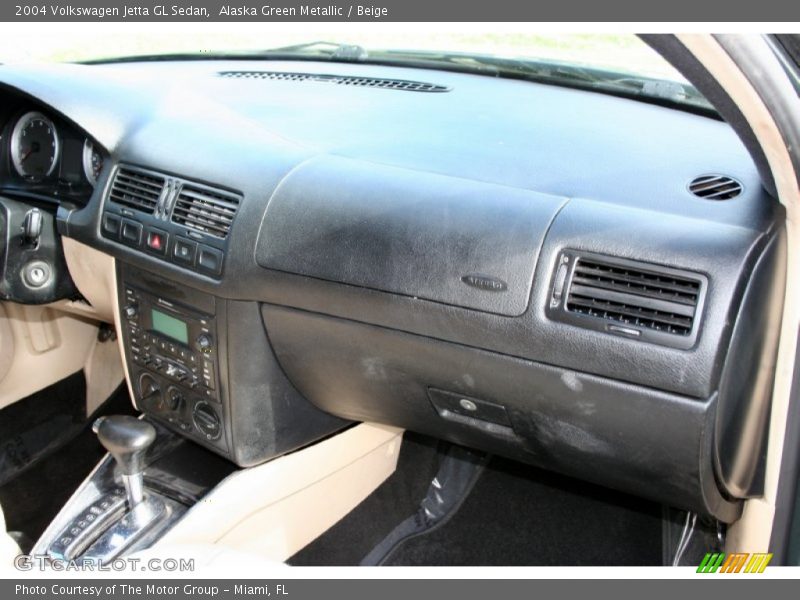Alaska Green Metallic / Beige 2004 Volkswagen Jetta GL Sedan