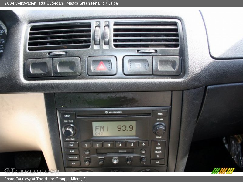 Alaska Green Metallic / Beige 2004 Volkswagen Jetta GL Sedan