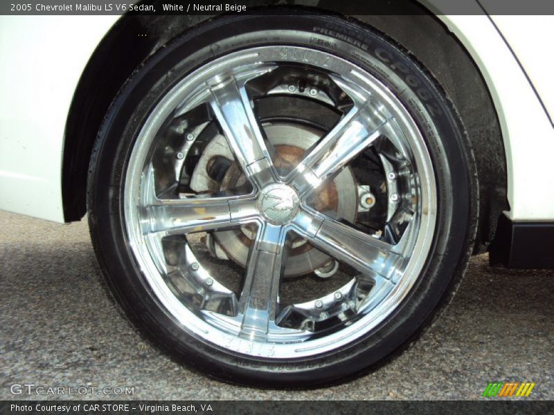 White / Neutral Beige 2005 Chevrolet Malibu LS V6 Sedan
