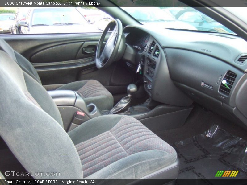 Bright White / Ebony 2000 Chevrolet Monte Carlo SS