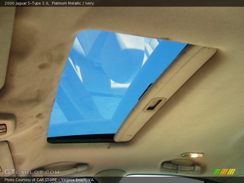 Platinum Metallic / Ivory 2000 Jaguar S-Type 3.0
