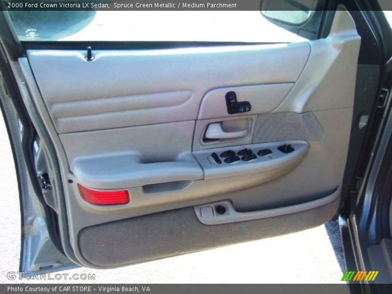 Door Panel of 2000 Crown Victoria LX Sedan