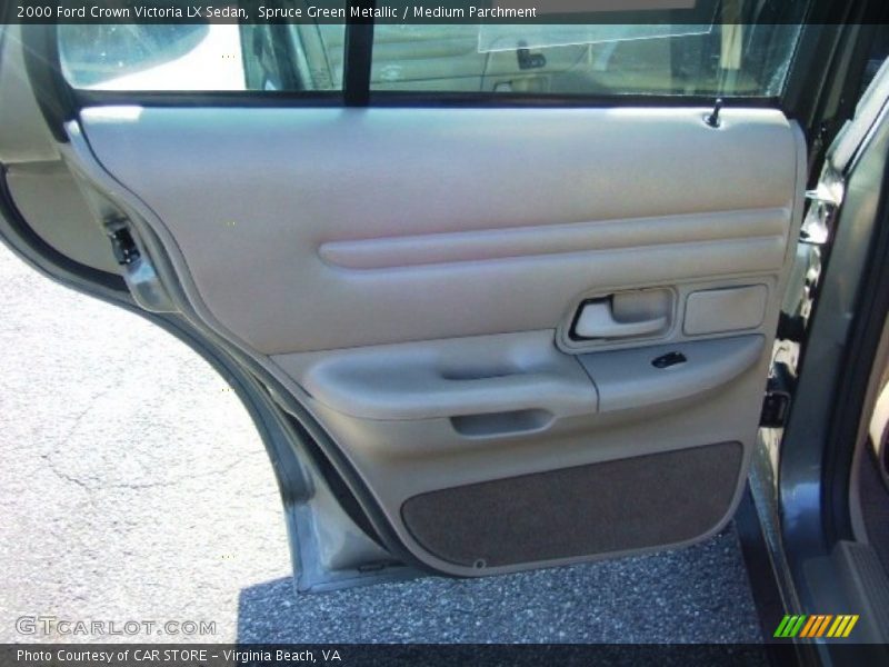 Door Panel of 2000 Crown Victoria LX Sedan