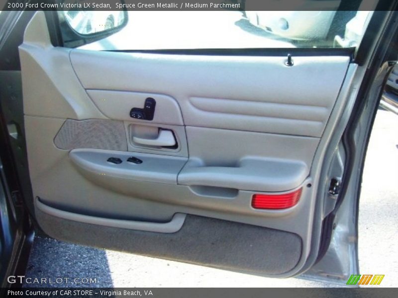 Door Panel of 2000 Crown Victoria LX Sedan